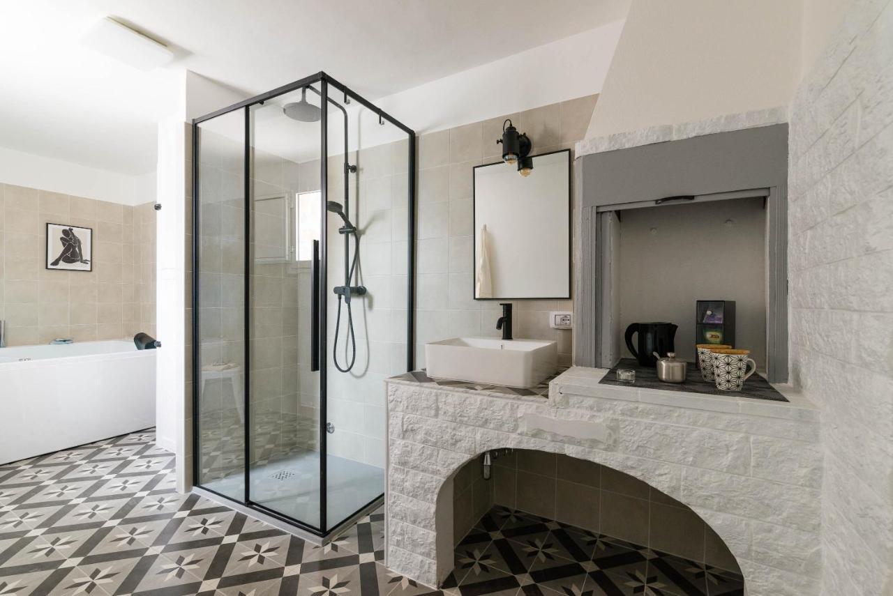 Bianco Sale Holiday Home - Seaview Terraces オストゥーニ エクステリア 写真