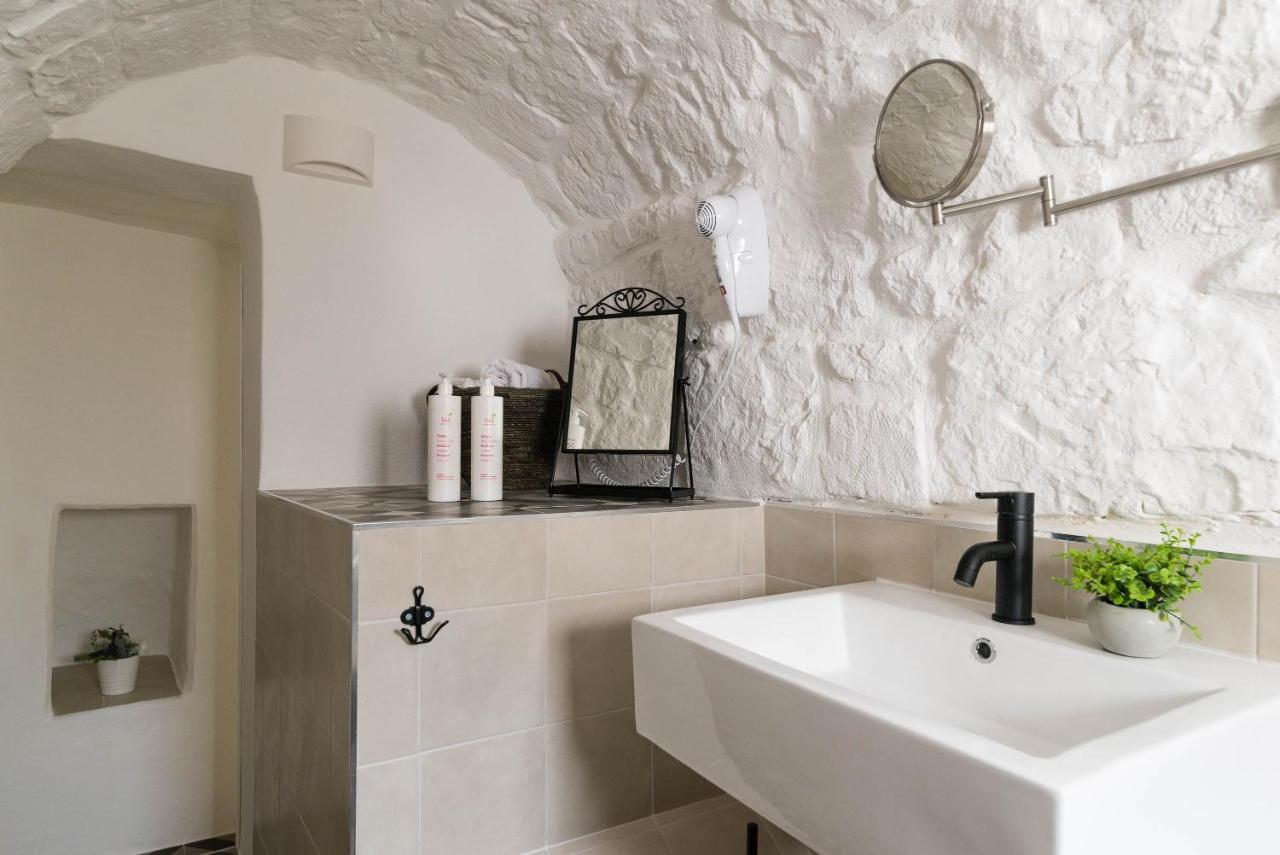 Bianco Sale Holiday Home - Seaview Terraces オストゥーニ エクステリア 写真