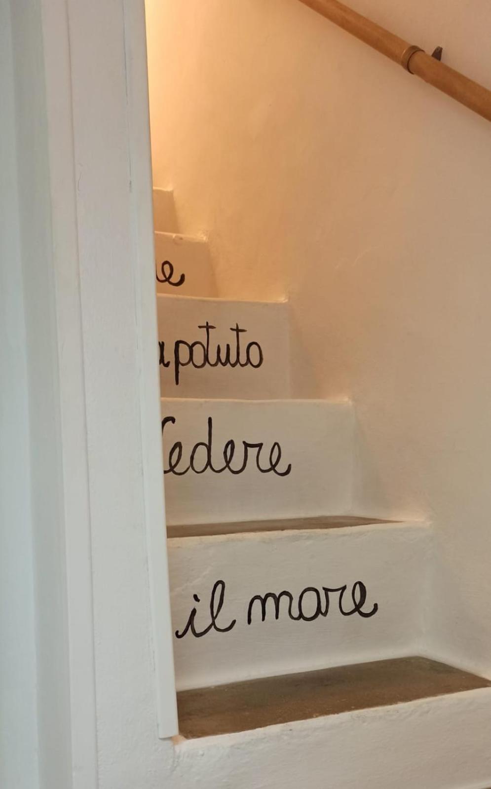 Bianco Sale Holiday Home - Seaview Terraces オストゥーニ エクステリア 写真